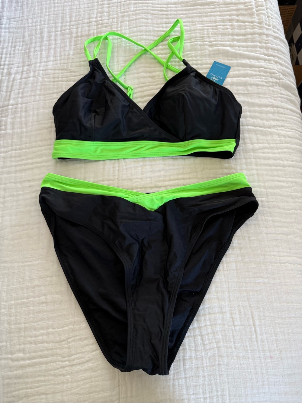 NWT CUPSHE Black Contrast Trim Surplice Bikini Top & Bottoms Set Size Medium